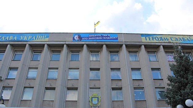 Херсонские чиновники завлекают туристов в город колодцем с трупами Херсонские чиновники завлекают туристов в город колодцем с трупами