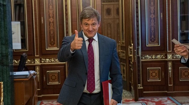 Деньги, «ПриватБанк» или Штайнмайер? За что Данилюка убрали из СНБО Деньги, «ПриватБанк» или Штайнмайер? За что Данилюка убрали из СНБО