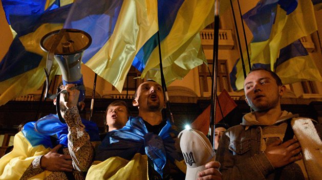 «Партия войны» может воспользоваться кризисом в экономике Украины — эксперт