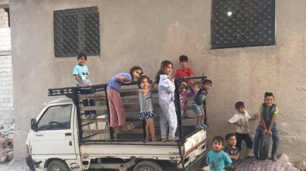 «Настроение повседневное». Жители атакованных турками курдских городов не замечают войны
