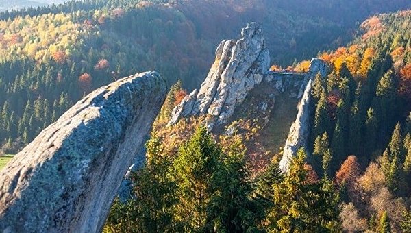 Девять самых красивых мест Украины, куда стоит поехать именно осенью - Vgorode