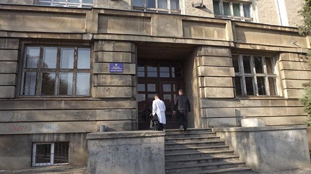 Ректор спасает студентов-контрактников: из-за дифтерии закрыли медицинский факультет в Ужгороде Ректор спасает студентов-контрактников: из-за дифтерии закрыли медицинский факультет в Ужгороде