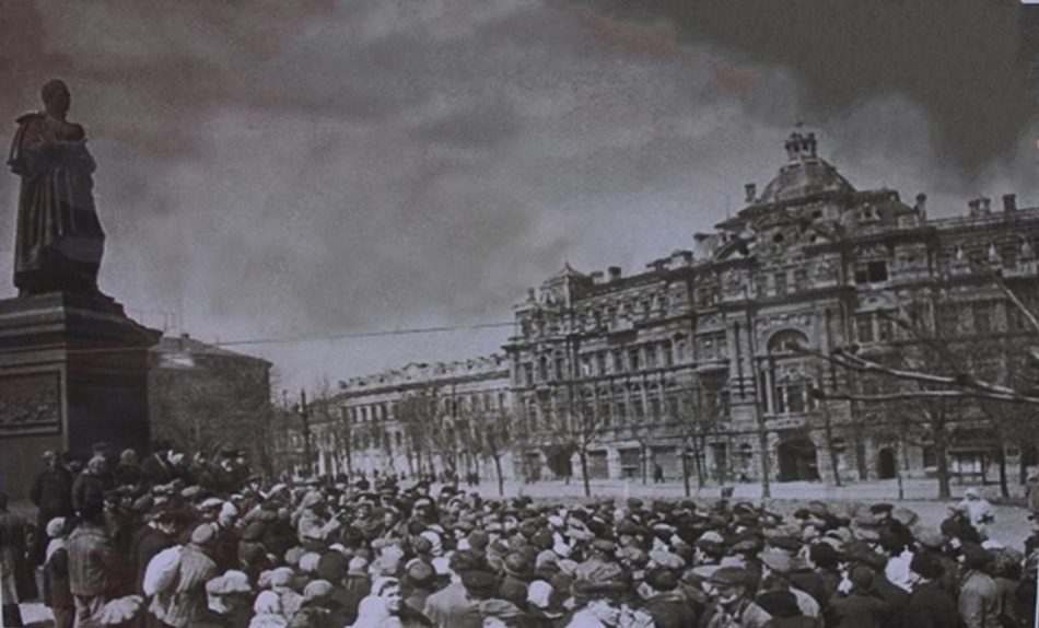 Vgorode. Памятник Сталину, мистика и загадочные фонтаны: 8 неожиданных фактов о Соборной площади в Одессе Vgorode. Памятник Сталину, мистика и загадочные фонтаны: 8 неожиданных фактов о Соборной площади в Одессе