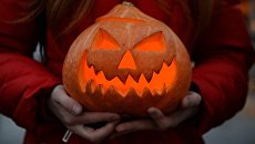 Западная Украина за неделю 21-25 октября: в Закарпатье — дифтерия, в Буковине — премьер-министры, а в Ровно — запрет Хеллоуина