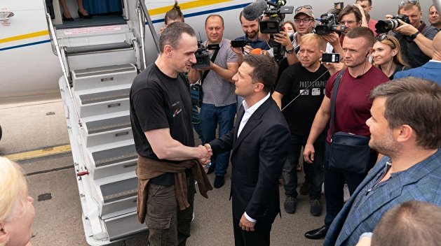 «Поедем в номера». Олег Сенцов в роли Кисы Воробьянинова «Поедем в номера». Олег Сенцов в роли Кисы Воробьянинова