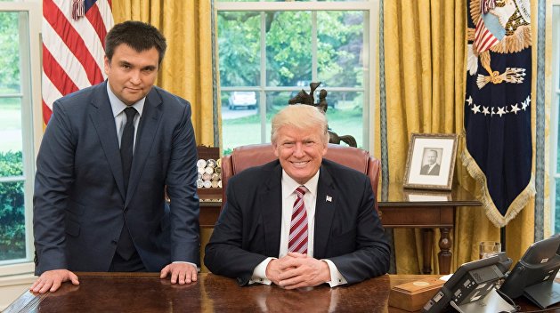 Нардеп: Киев заплатил $400 тыс за встречу с Трампом Нардеп: Киев заплатил $400 тыс за встречу с Трампом