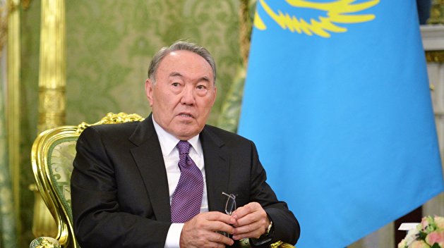 Челночная дипломатия: Назарбаев как посредник между Путиным и Порошенко