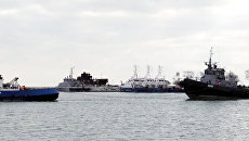 Моряков освободили, корабли вернули: соцсети о передаче Россией судов Киеву