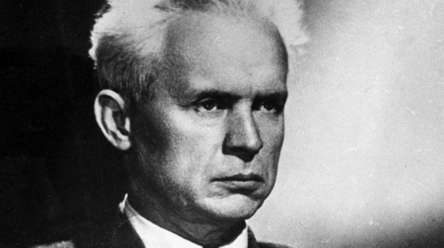 Украинский национализм и советский социализм Александра Довженко Украинский национализм и советский социализм Александра Довженко