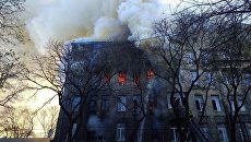 У здания суда в Одессе проходит акция протеста из-за дела о пожаре в местном колледже
