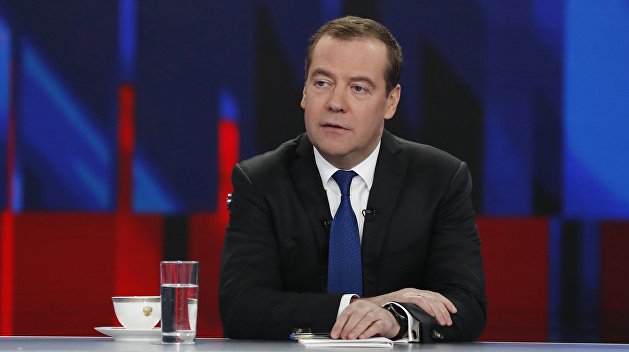 Новая должность. Путин установил зарплату Медведева в Совбезе