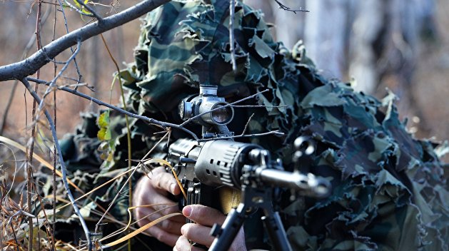Перемирие в Донбассе: ополченец ДНР получил пулю в живот от украинского снайпера