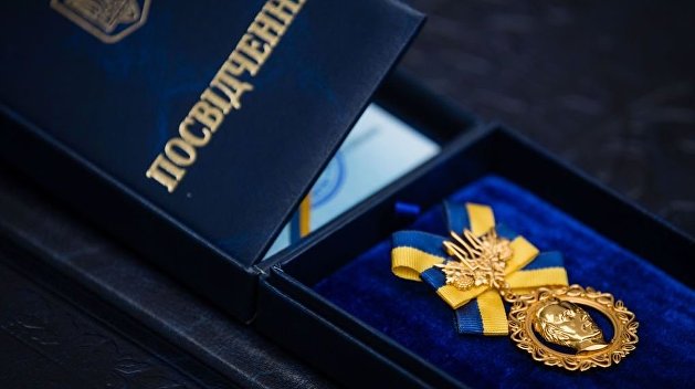 Шорт-лист Шевченковской премии-2020: кто претендует на нетленку, кожух и папаху? Шорт-лист Шевченковской премии-2020: кто претендует на нетленку, кожух и папаху?