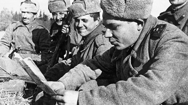 Четыре года побед. Как «Красная звезда» поздравляла с Новым годом Четыре года побед. Как «Красная звезда» поздравляла с Новым годом