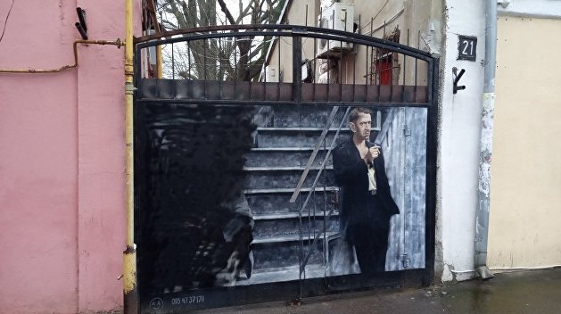 "Мелкие инциденты" и системные вандалы. В Одессе надругались над муралом Гоцману и Фиме "Мелкие инциденты" и системные вандалы. В Одессе надругались над муралом Гоцману и Фиме