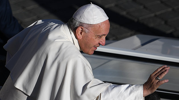 Сначала к Путину в Москву: Папа Римский объяснил, почему не поедет в Киев
