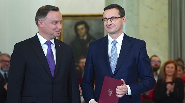 Как премьер и президент Польши «воюют» с Россией на страницах западной прессы