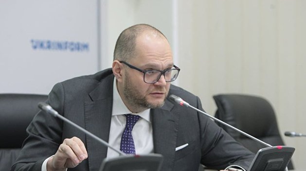 Бородянский решил дать деньги «Общественному» на погашение долга