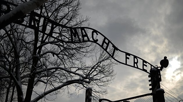 Погребинский: Заявления украинских властей легитимизируют антисемитские выходки маргиналов Погребинский: Заявления украинских властей легитимизируют антисемитские выходки маргиналов