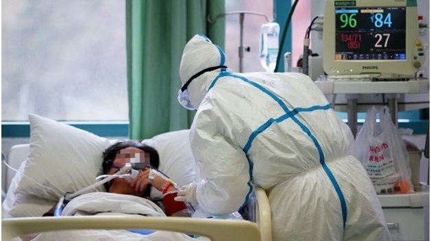 Украинку госпитализировали с высокой температурой после возвращения из Италии