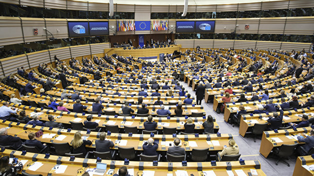 Европарламент попросил предоставить Украине статус кандидата в ЕС