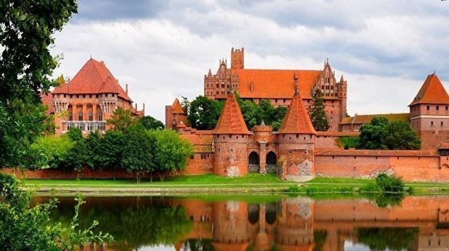 Замок крестоносцев в Мальборке снова польский благодаря Сталину
