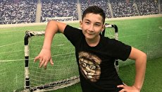 Родившийся без ног 12-летний казахстанец сыграл в футбол с капитаном сборной Хорватии — видео