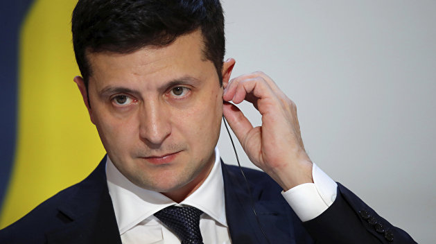 Зеленский позвонил украинке, которую оставили в Китае из-за собаки Зеленский позвонил украинке, которую оставили в Китае из-за собаки