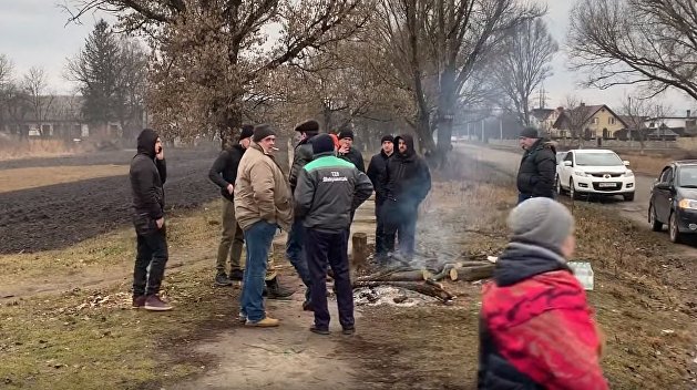 «Поднебесная сотня». Во Львове и Тернополе блокируют дороги из-за коронавируса «Поднебесная сотня». Во Львове и Тернополе блокируют дороги из-за коронавируса