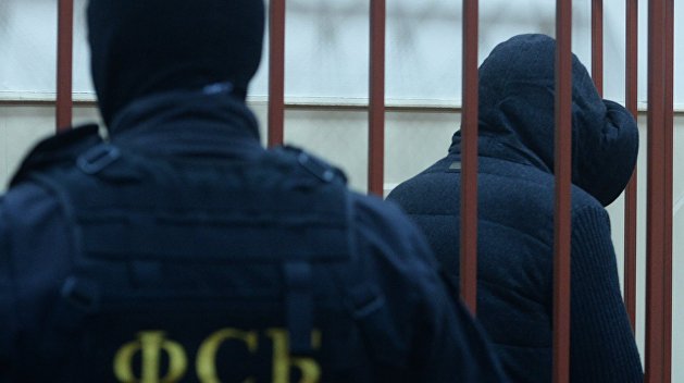Боевики Ленура Ислямова сдались правоохранителям РФ Боевики Ленура Ислямова сдались правоохранителям РФ