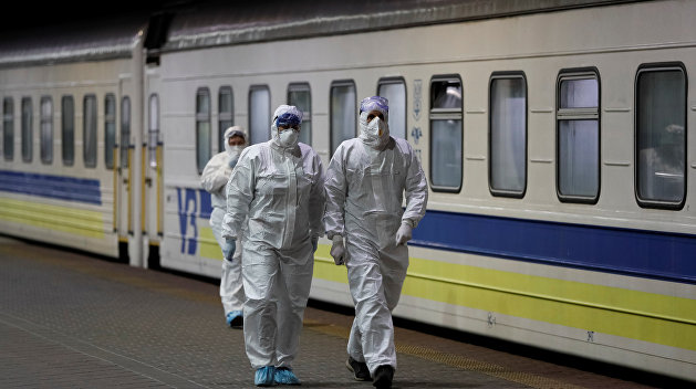 Лето коронавирус не убьет. Украинский инфекционист опроверг популярное заблуждение Лето коронавирус не убьет. Украинский инфекционист опроверг популярное заблуждение