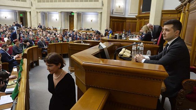 Источники в парламенте: Зеленский в августе распустит Верховную Раду, но это не факт Источники в парламенте: Зеленский в августе распустит Верховную Раду, но это не факт