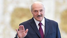 Лукашенко хочет обеспечить белорусов защищенной мобильной связью