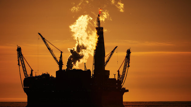 Цены на нефть снижаются из-за слухов о рекордной добыче в США