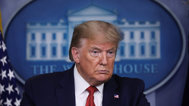 Трамп отказался от ответственности за американцев, пьющих санитайзеры Трамп отказался от ответственности за американцев, пьющих санитайзеры
