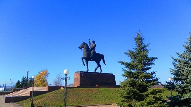 Глава ЛНР переименовал Луганск в Ворошиловград на три дня в году Глава ЛНР переименовал Луганск в Ворошиловград на три дня в году