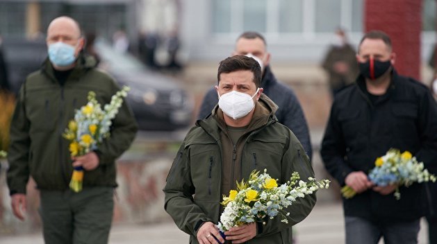 «Горький урок»: Зеленский поехал смотреть пожары в зоне отчуждения в годовщину трагедии на ЧАЭС «Горький урок»: Зеленский поехал смотреть пожары в зоне отчуждения в годовщину трагедии на ЧАЭС