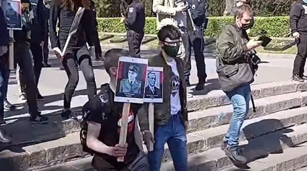 Разборки в банке пауков. Националисты переругались между собой из-за убийцы Стерненко Разборки в банке пауков. Националисты переругались между собой из-за убийцы Стерненко