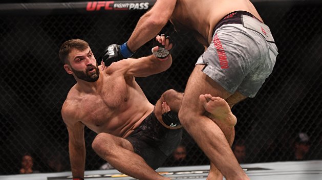 Белорусский боец UFC применил огнемет против коронавируса Белорусский боец UFC применил огнемет против коронавируса