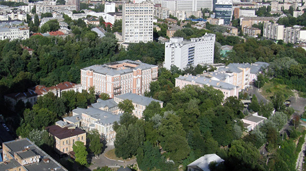 Неизвестные пытались сжечь больницу с больными коронавирусом в Киеве