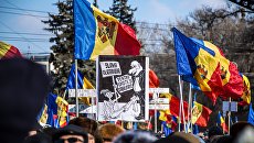 Годовщина тихой молдавской революции: олигархи бежали, но мечтают вернуться и отомстить