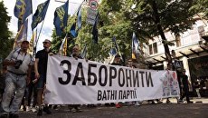 Марш «Национального корпуса»: радикалы помогли Порошенко и Зеленскому