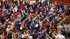 Нардеп: Депутаты Рады любят выпить во время ночной работы