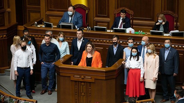 «Коалиция недопустима»: половина фракции «Голоса» требует смены руководства партии «Коалиция недопустима»: половина фракции «Голоса» требует смены руководства партии
