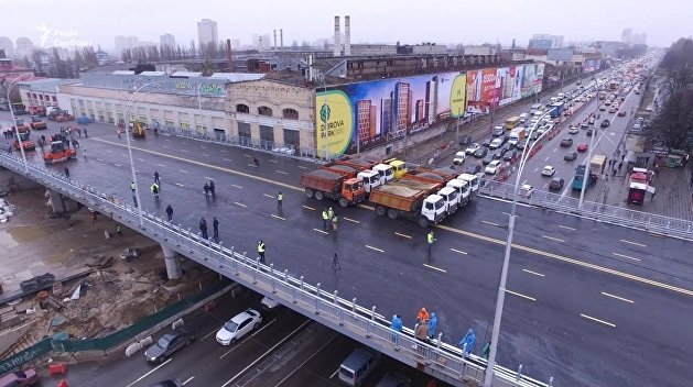 большевик выпускает что выпускает. Смотреть фото большевик выпускает что выпускает. Смотреть картинку большевик выпускает что выпускает. Картинка про большевик выпускает что выпускает. Фото большевик выпускает что выпускает