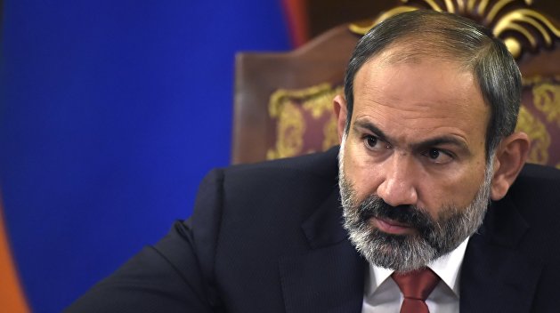 Президент Армении отказался увольнять главу Генштаба по требованию Пашиняна