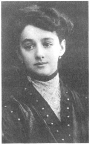 биография елены сергеевны булгаковой. 1028399518. биография елены сергеевны булгаковой фото. биография елены сергеевны булгаковой-1028399518. картинка биография елены сергеевны булгаковой. картинка 1028399518. Елена Нюренберг-Неёлова-Шиловская-Булгакова была третьей супругой автора «Белой гвардии» и «Собачьего сердца». После смерти писателя вместе с представителями русской творческой элиты женщина стала хранительницей творческого наследия и инициатором публикации неоконченных произведений. биография елены сергеевны булгаковой. 1028399518. биография елены сергеевны булгаковой фото. биография елены сергеевны булгаковой-1028399518. картинка биография елены сергеевны булгаковой. картинка 1028399518. Елена Нюренберг-Неёлова-Шиловская-Булгакова была третьей супругой автора «Белой гвардии» и «Собачьего сердца». После смерти писателя вместе с представителями русской творческой элиты женщина стала хранительницей творческого наследия и инициатором публикации неоконченных произведений.