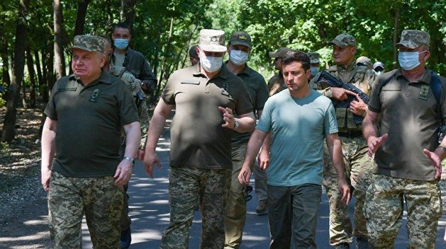 Зеленский на Донбассе: «Гарантировать мы ничего не можем...» Зеленский на Донбассе: «Гарантировать мы ничего не можем...»