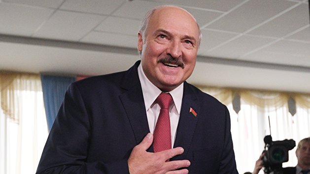 Корнилов рассказал, почему реверанс в сторону Запада не помог «последнему диктатору Европы» Корнилов рассказал, почему реверанс в сторону Запада не помог «последнему диктатору Европы»