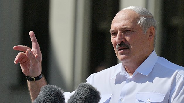 Лукашенко обвинил «терки на улицах» в ухудшении ситуации с COVID-19 в Белоруссии Лукашенко обвинил «терки на улицах» в ухудшении ситуации с COVID-19 в Белоруссии